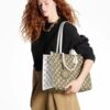 Túi xách LV Louis Vuitton Onthego màu nâu xám - Image 3